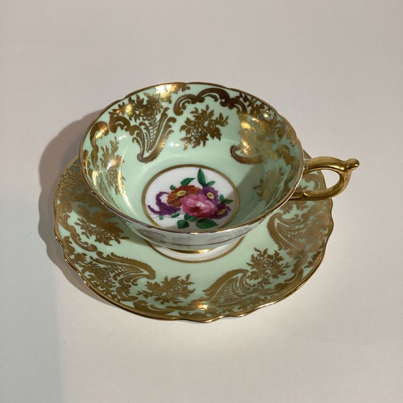 Paragon Fine Bone teacup& saucer, Vintage,by appt to HM the Queen HM Queen Mary - Picture 1 of 10